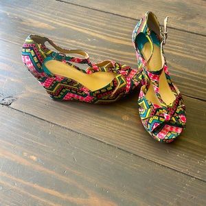 Gianni Bini Abstract Print Wedges